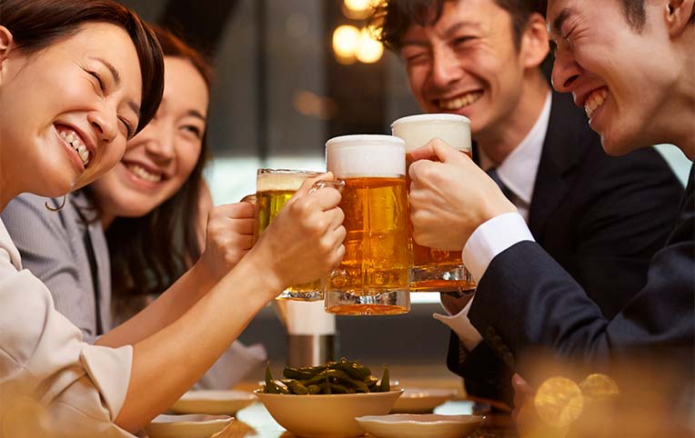 なぜ日本人は言いたがる？「とりあえずビール」の謎に迫る！ ― カクラボ調査隊 酒呑みに聞いた今どき事情
